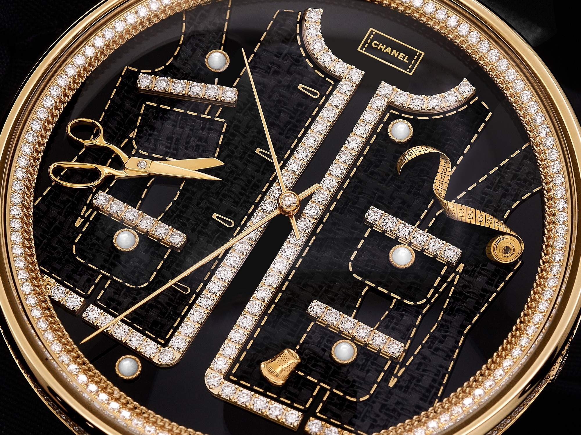 Chanel Mademoiselle Prive Pique-Aiguilles caseback