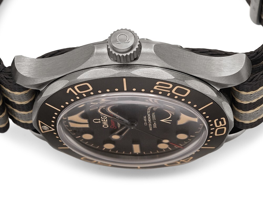 OMEGA Seamaster Diver 300M 007 Edition aluminum alloy dial