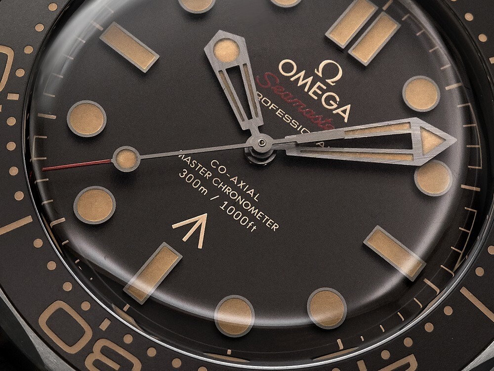 OMEGA Seamaster Diver 300M 007 Edition back view