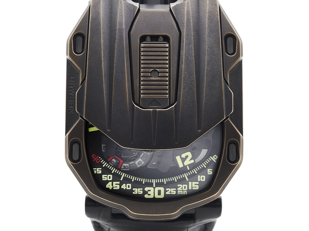 Urwerk UR-105 CT Maverick bronze cover and titanium case