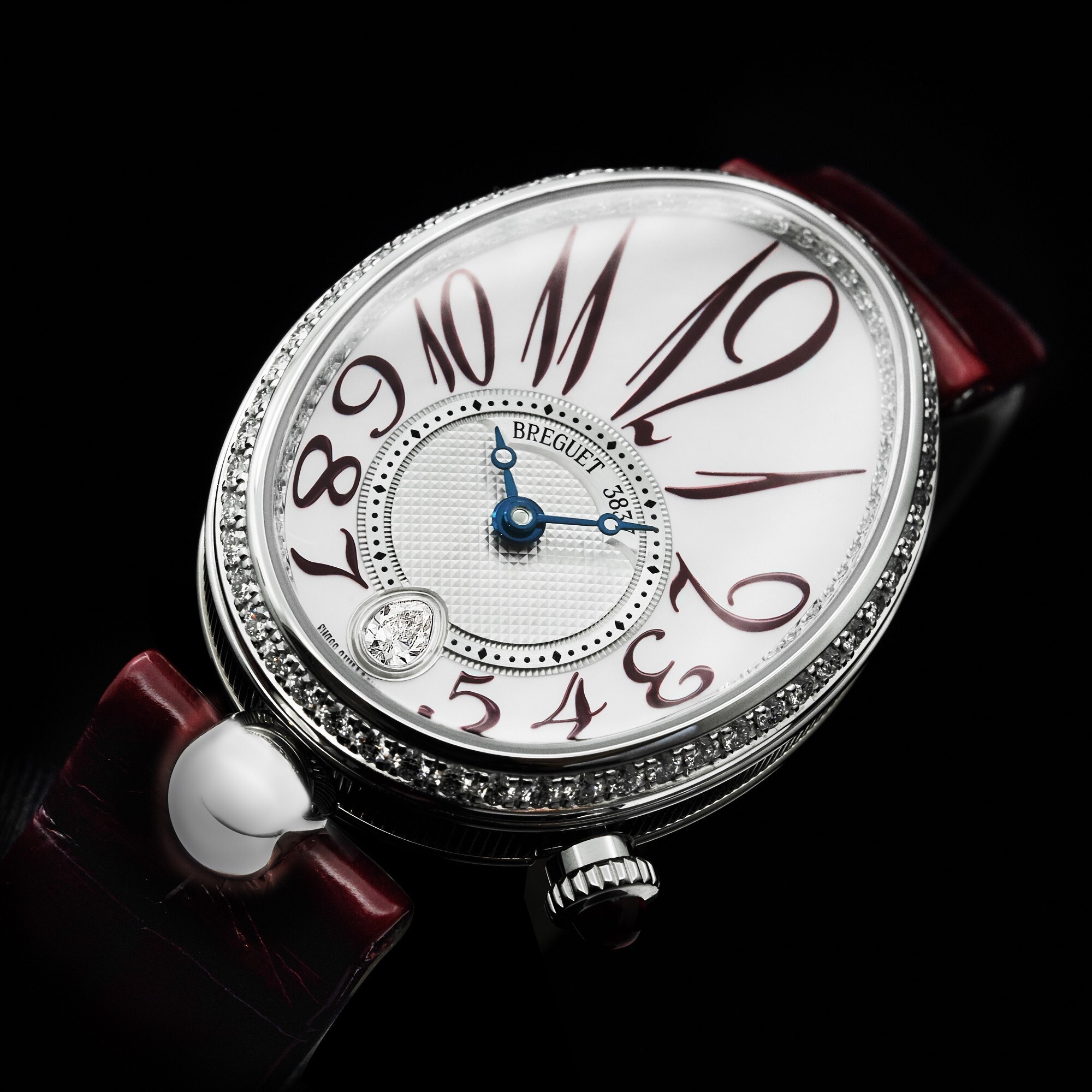 Reine de Naples 8918 white gold clasp