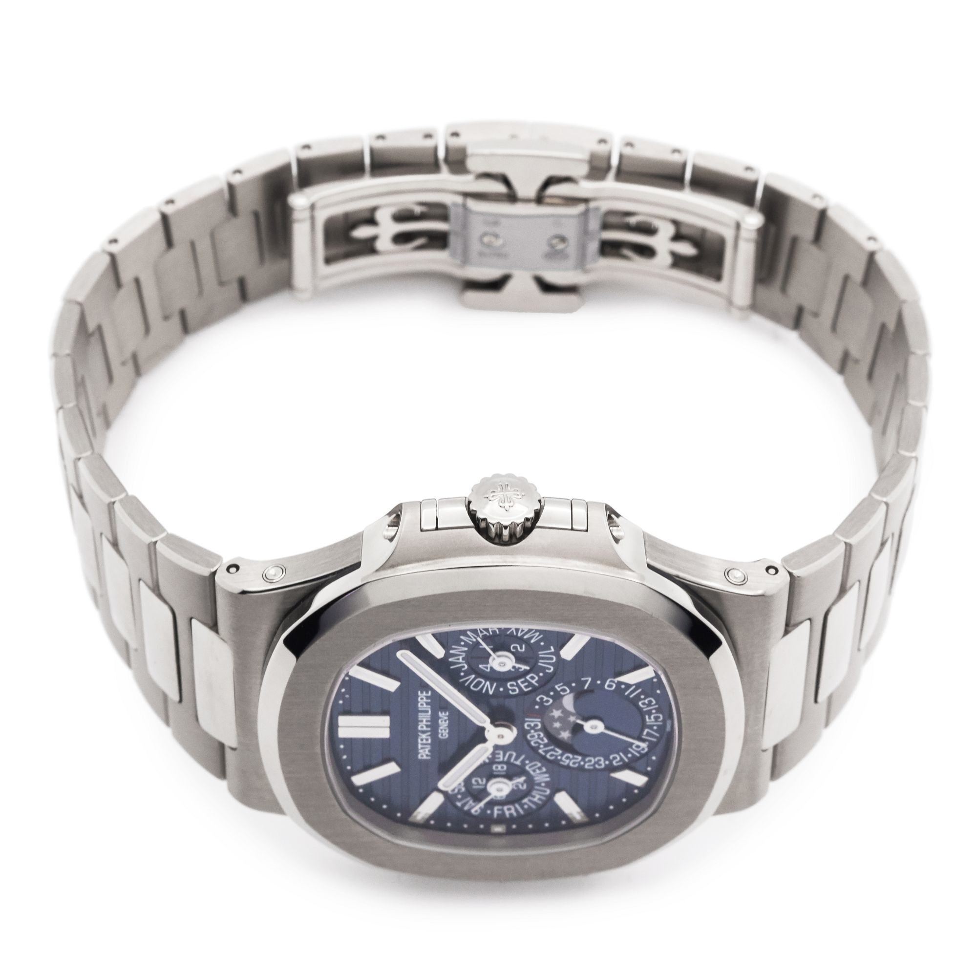 Patek Philippe Ref. 5740/1G-001 case design