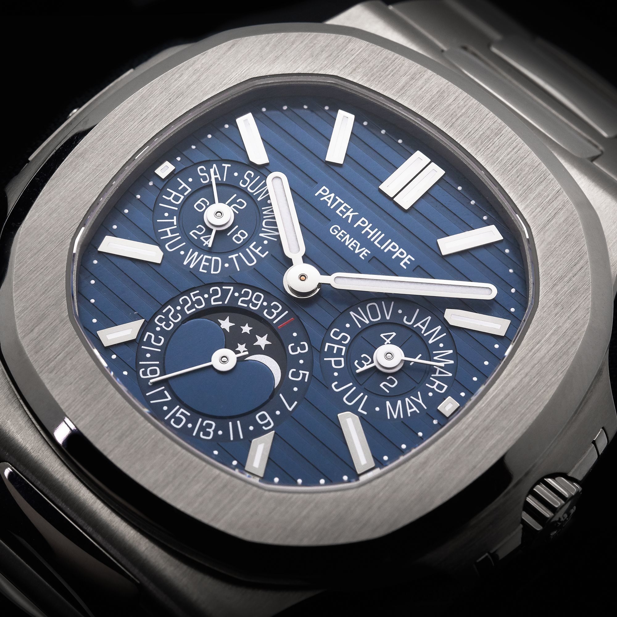 Patek Philippe Ref. 5740/1G-001 bracelet detail