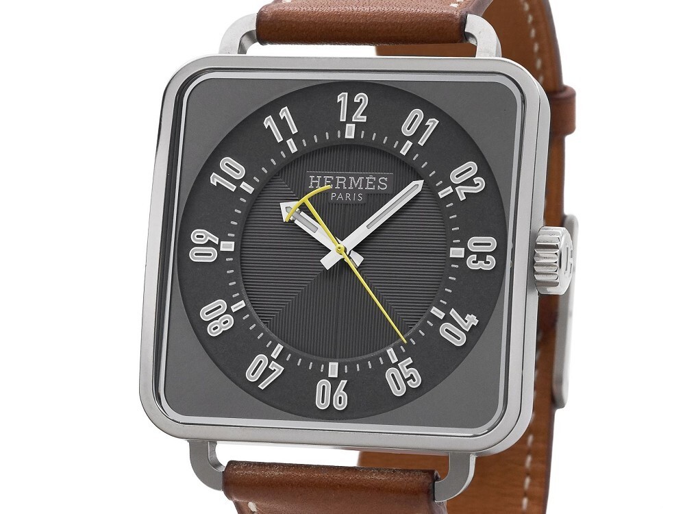 Hermès Carré H watch close-up dial design