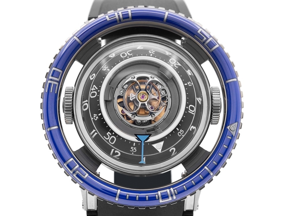 MB&F Horological Machine No.7 Aquapod blue ceramic bezel