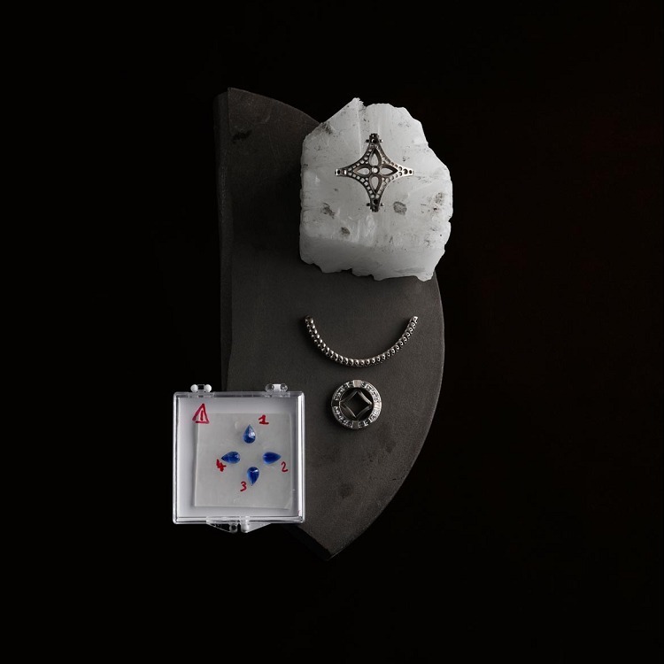 Louis Vuitton Le Mythe Sapphire Jewelry Set motifs