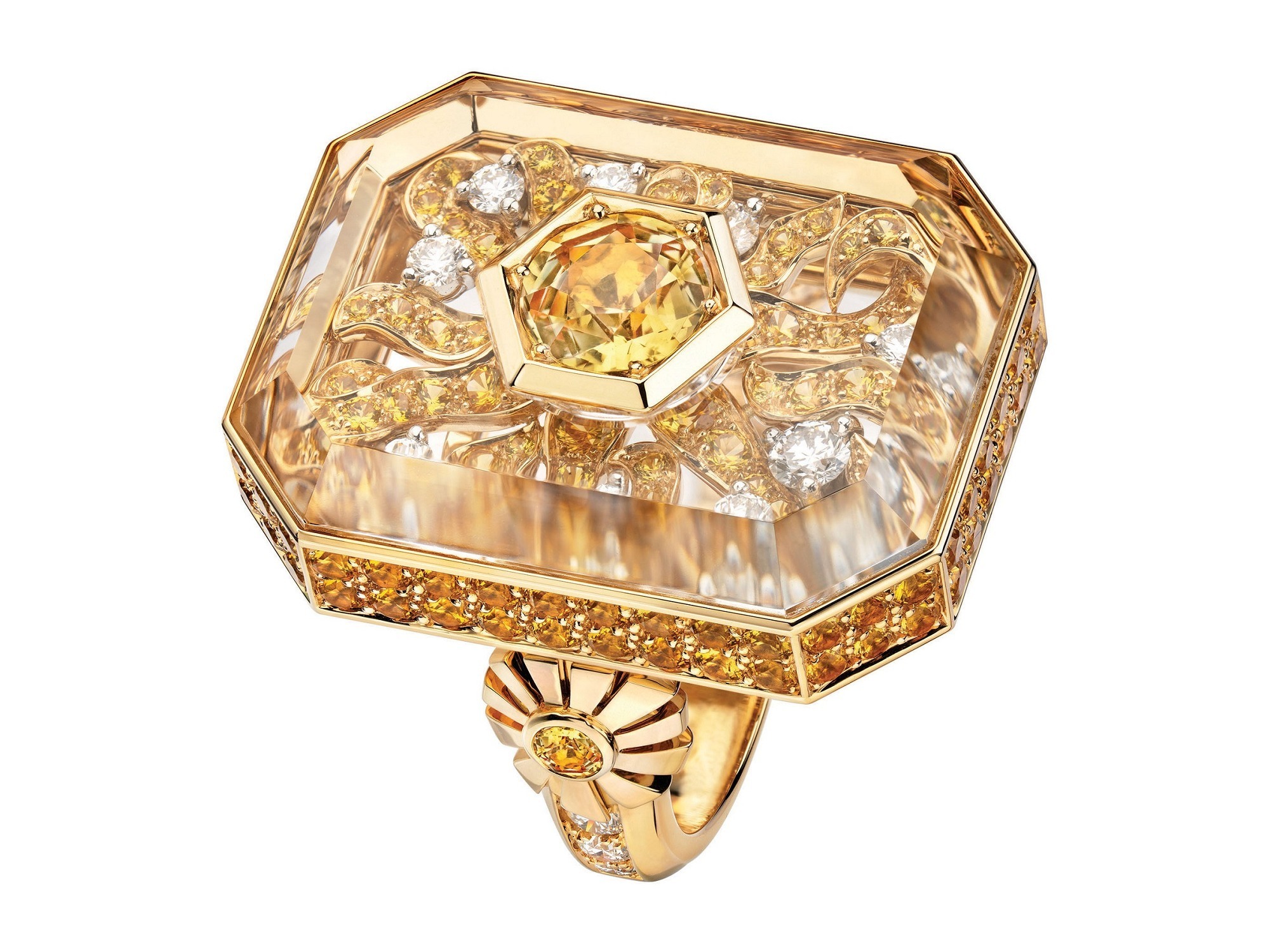 Chanel N°5 Crystal Gemstone Ring Series Ylang Ylang Ring Close-up