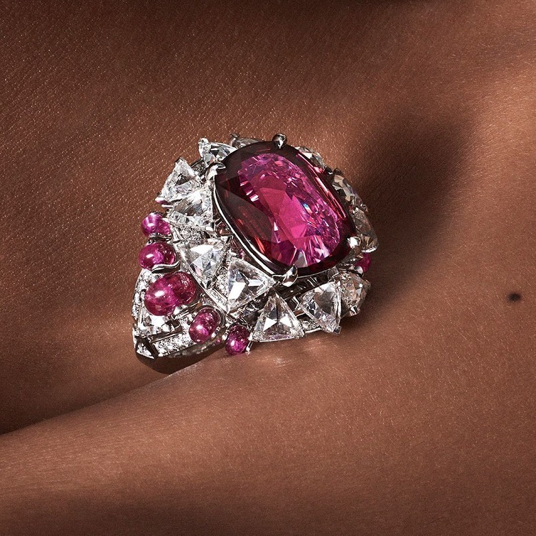Cartier Phaan Ruby Ring multi-layer setting