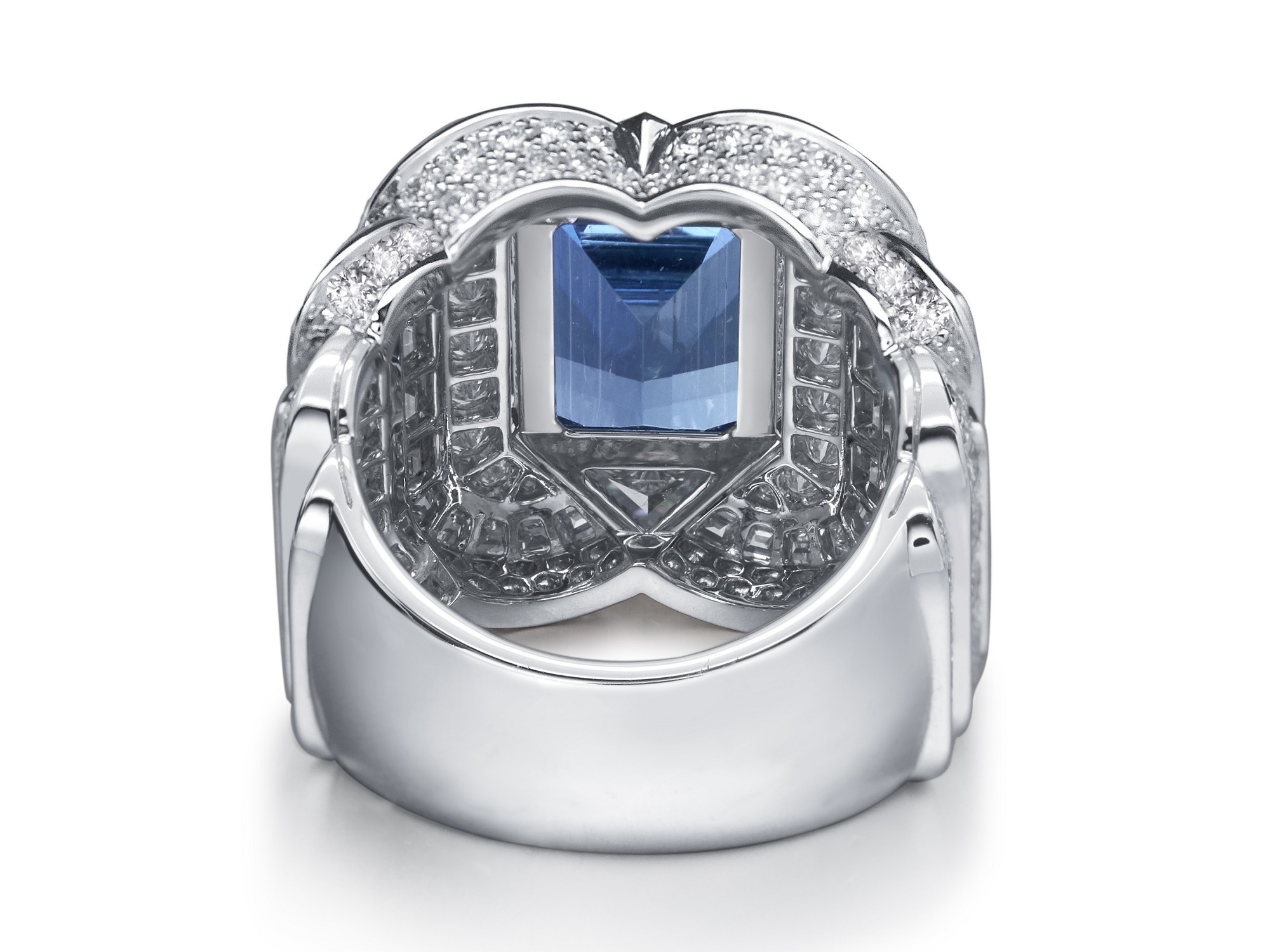 Louis Vuitton Le Tumbler aquamarine ring side view