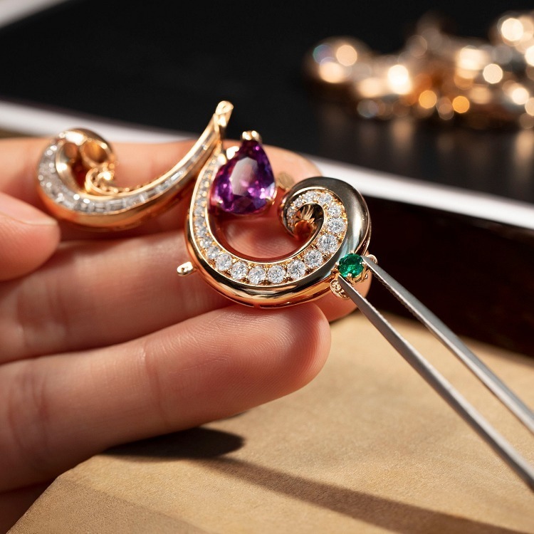Lady Arabesque BVLGARI Barocko necklace