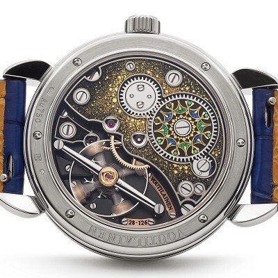 Kari Voutilainen Vingt-8 Kaen Case Back and Movement