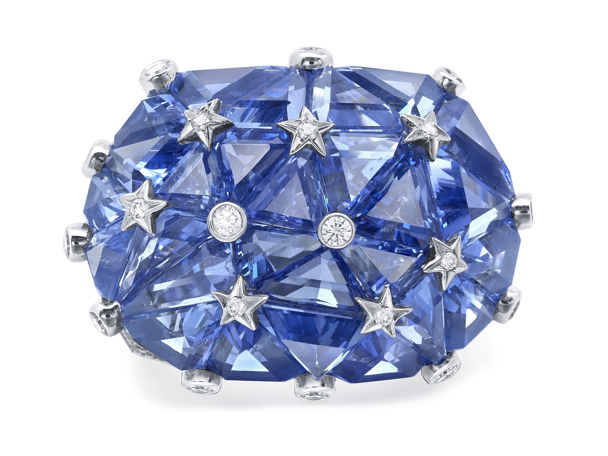 CHANEL Facettes ring triangular sapphire detail