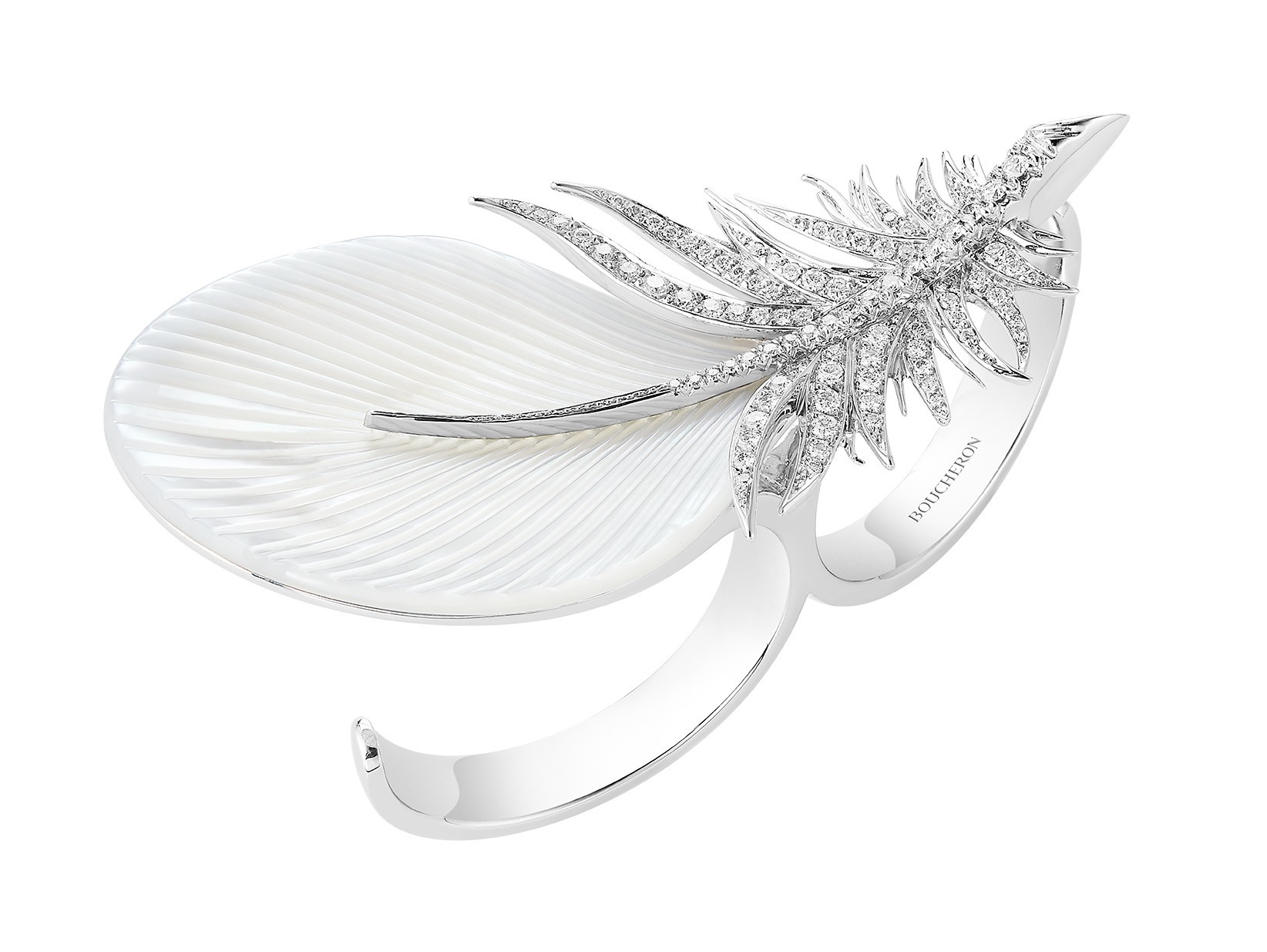Boucheron Caresse de Plume brooch
