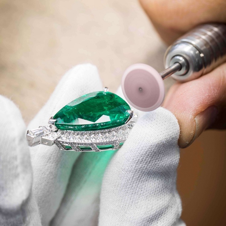 Van Cleef & Arpels emerald necklace Art Deco inspiration