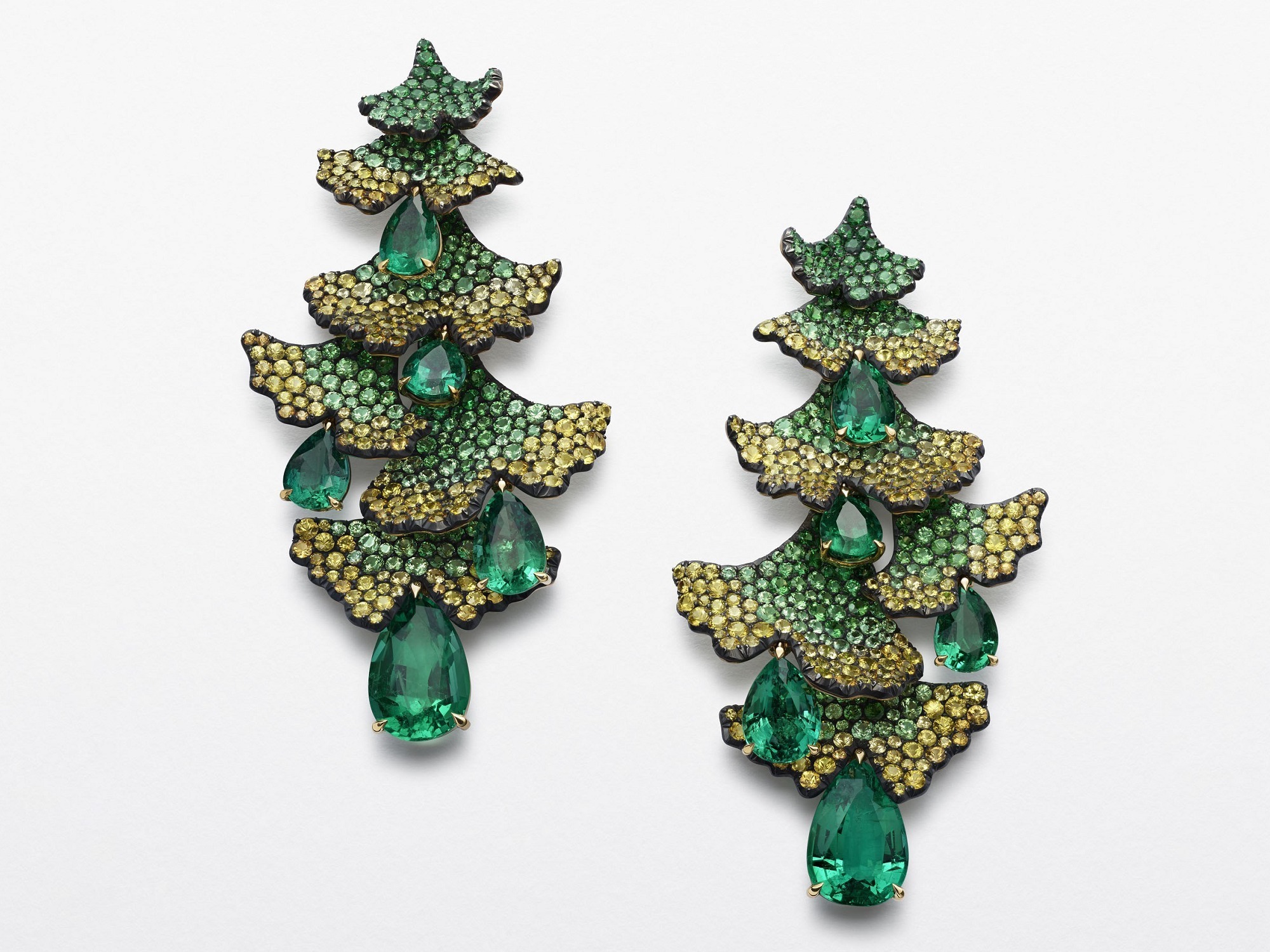 Chopard Ginkgo ring emerald tsavorite sapphire