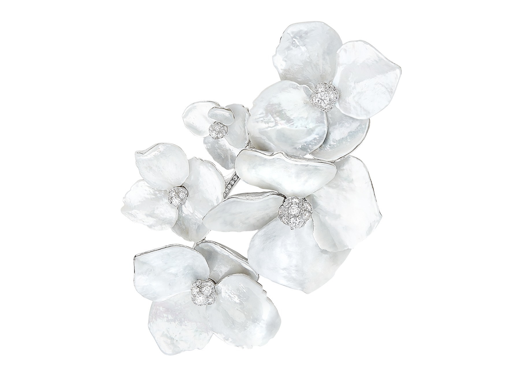 Boucheron Nuage de Fleurs hydrangea flowers