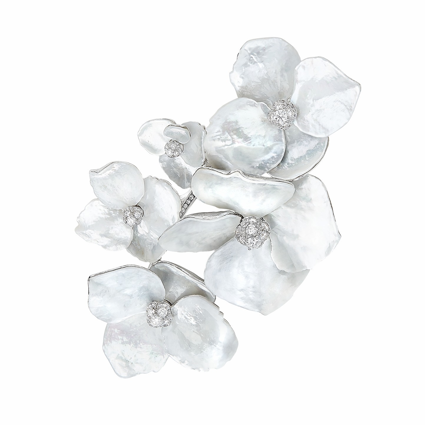 Boucheron hydrangea necklace details