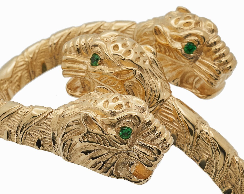 Artistic rendering of the Gucci Dionysus bracelet inspired by Greek mythology