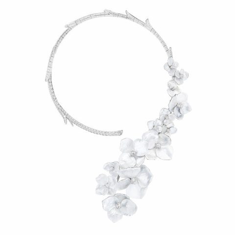 Boucheron Boucheron Nuage de Fleurs hydrangea necklace