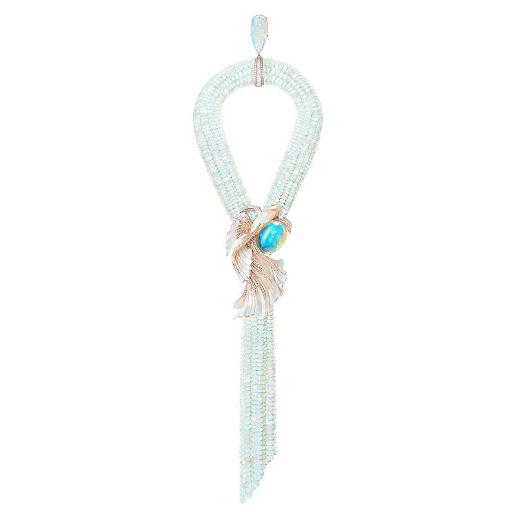 Boucheron Boucheron Opalescence White Opal Necklace