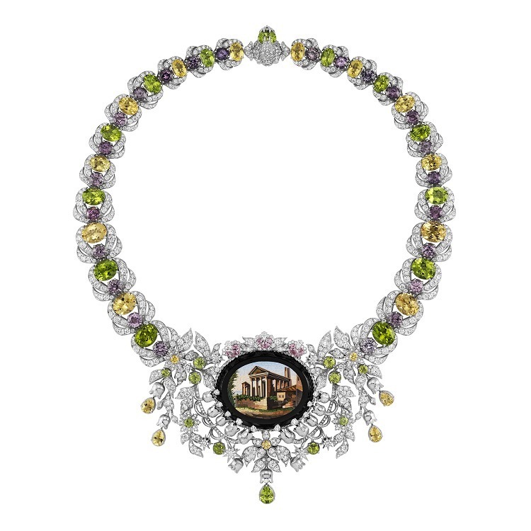 Gucci Hortus Deliciarum white gold necklace