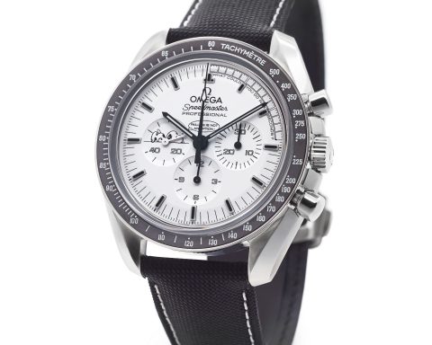 Omega Speedmaster Apollo 13 Silver Snoopy moon landing watch