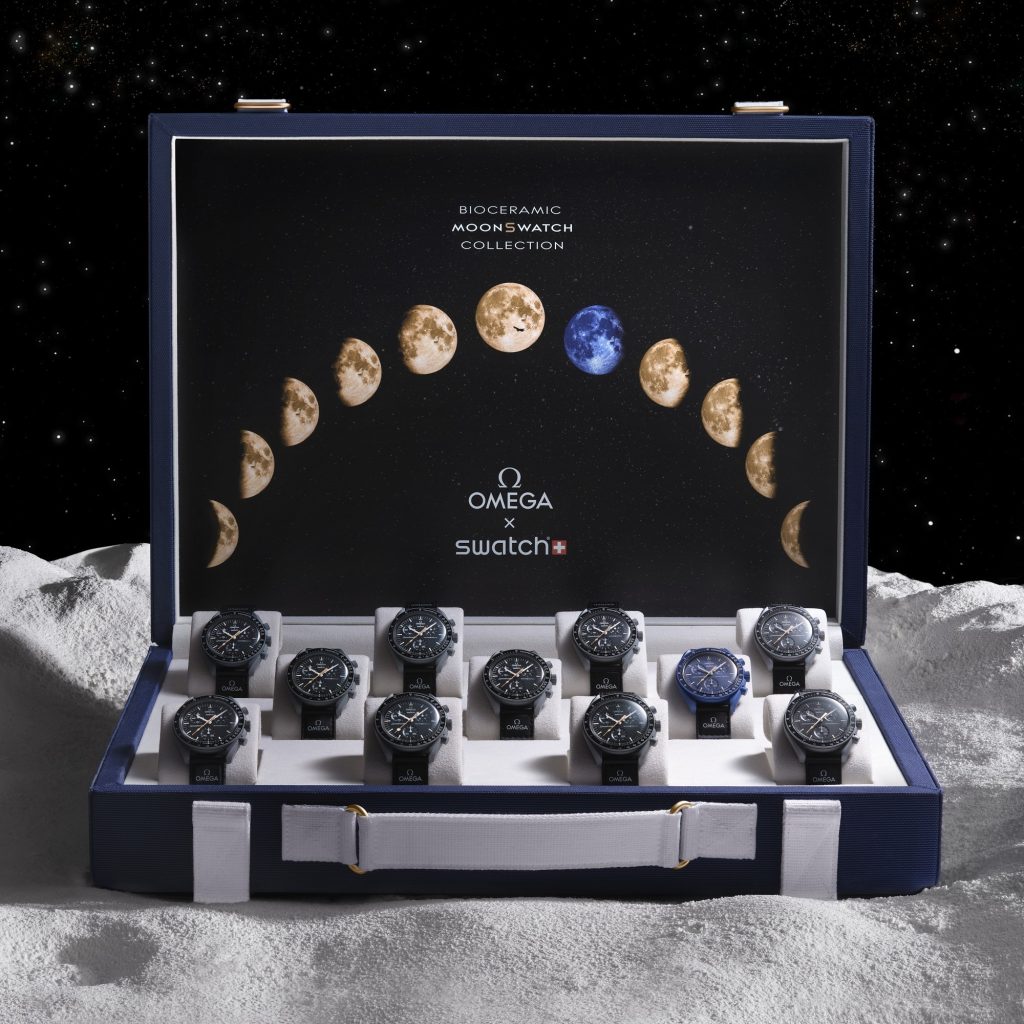 Omega auctioned 11 MoonSwatch watch suitcase sets at Sotheby's, raising nearly 4.4 million yuan for Orbis.