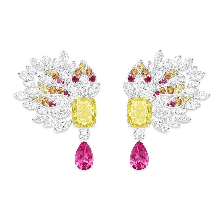 Piaget Extraordinary Light yellow diamond earrings