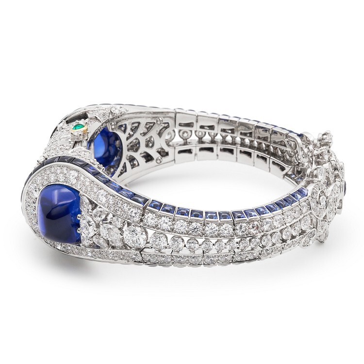 Elegant side profile of the Van Cleef & Arpels Heure Marine High Jewelry watch, showcasing its sculpted form.