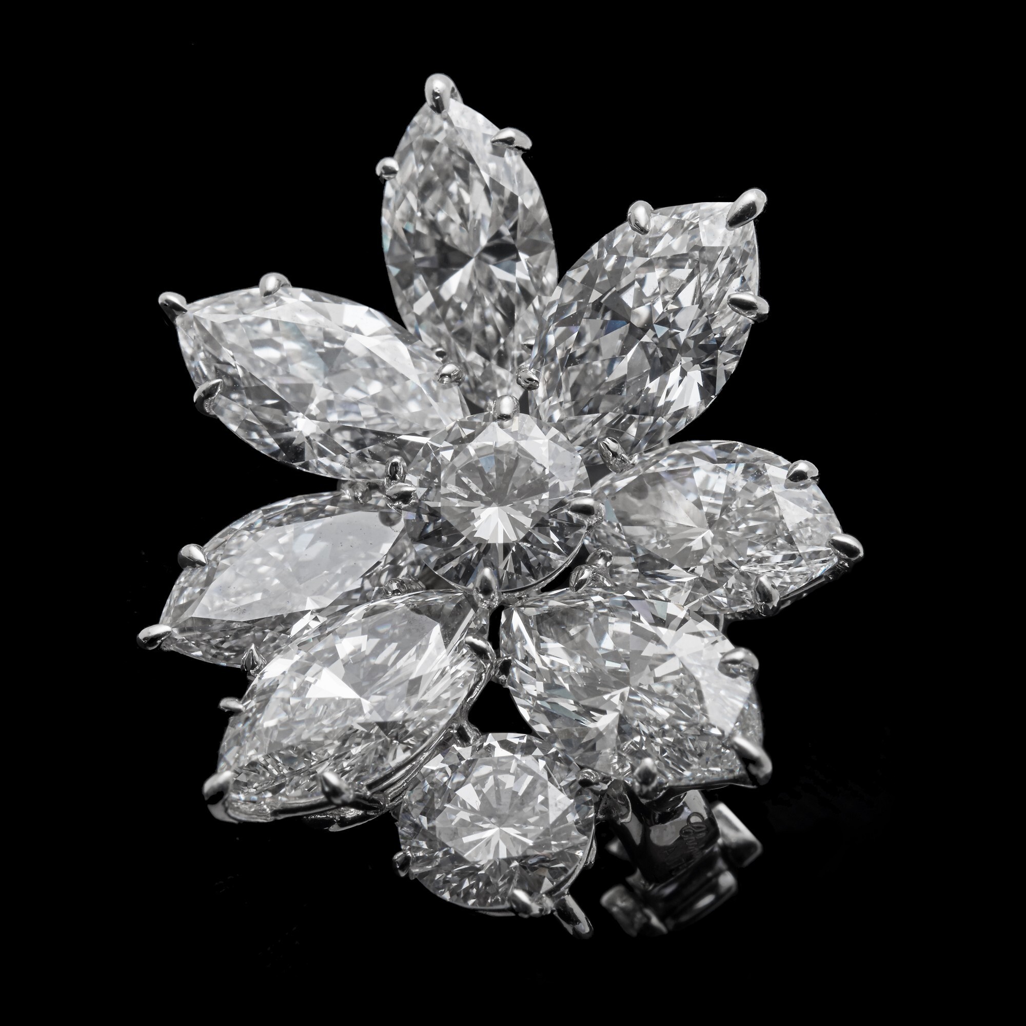 Chopard High Jewelery diamond earrings capturing the natural beauty and dynamic form of a blossoming flower