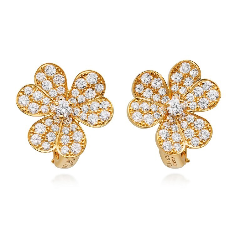 Side view of the Van Cleef & Arpels Frivole ring, highlighting its delicate craftsmanship