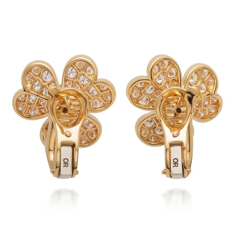 A pair of Van Cleef & Arpels Frivole earrings in yellow gold and diamonds