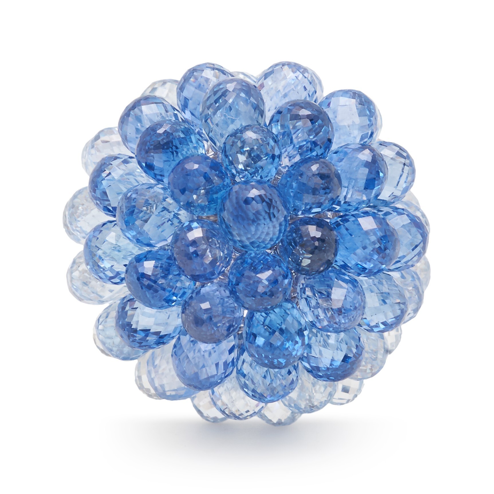 Chopard Copacabana orange sapphire and diamond high jewelry ring on a yellow gold setting, intricate detail