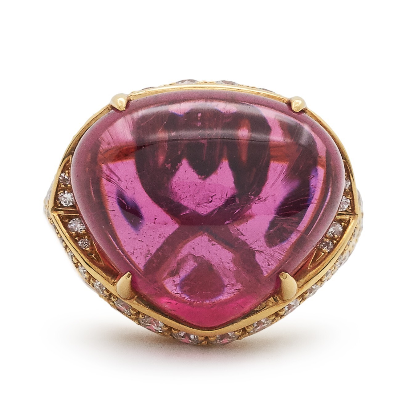 Side profile of the Bulgari Mediterranean Eden ring, showcasing the curved gold setting and brilliant-cut diamond accents