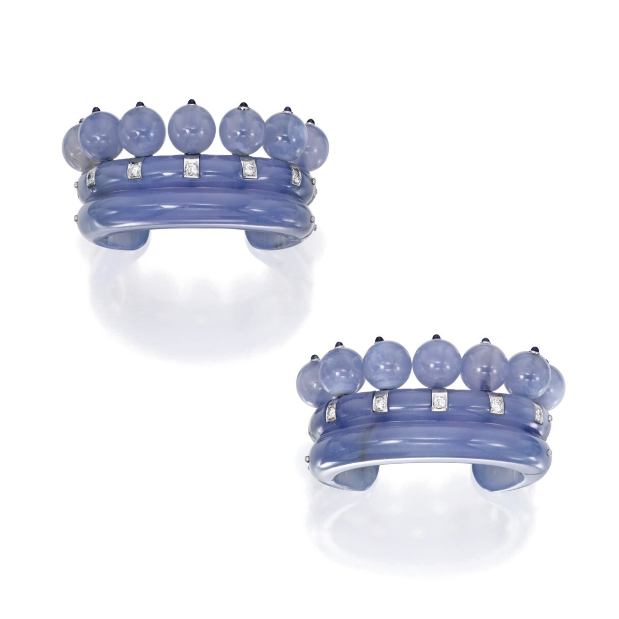 Detailed view of the Flower-Head blue chalcedony necklace by Suzanne Belperron
