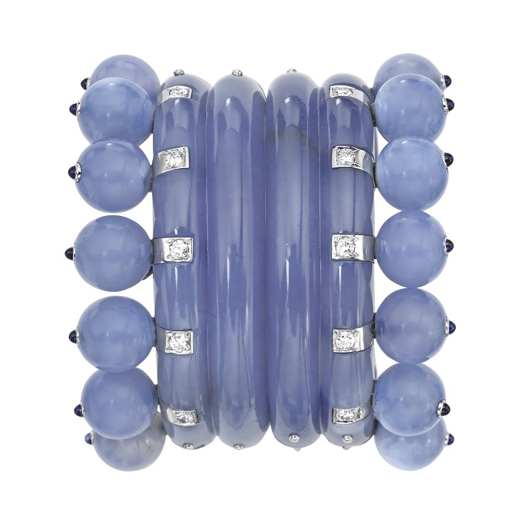 Artistic shot of the Couronne blue chalcedony bracelet designed by Suzanne Belperron