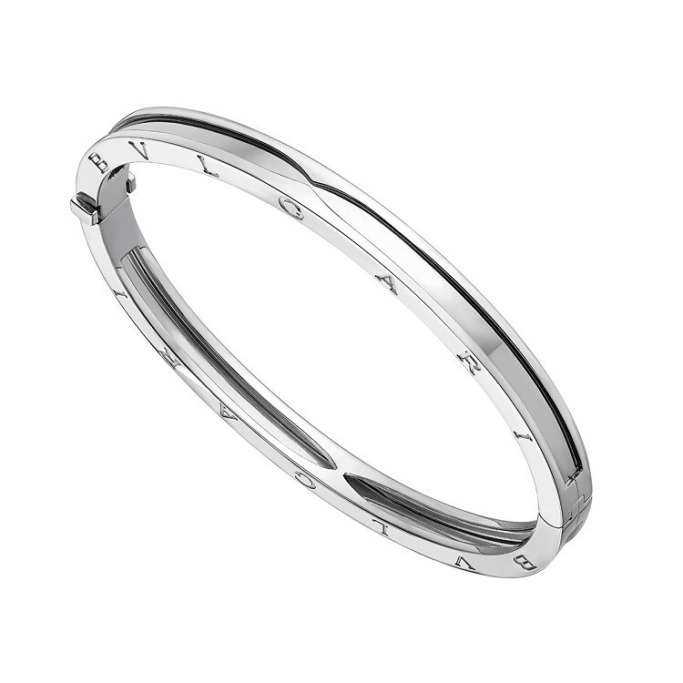 Bulgari B.Zero1 Perfect Mistake Ring showcasing its unique material combination