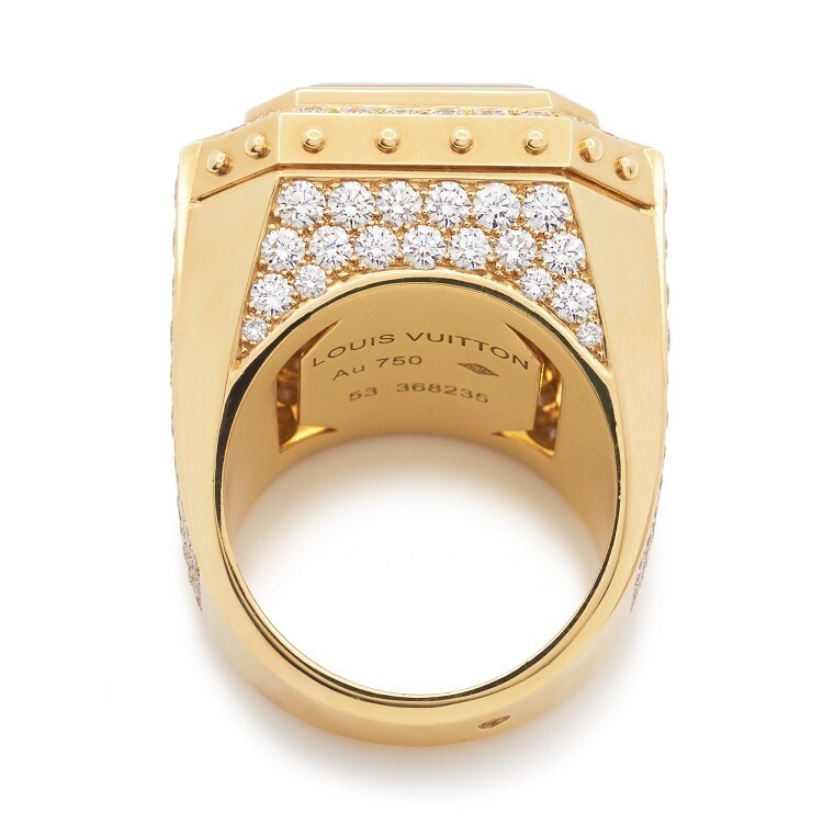 Louis Vuitton Emprise Diamant Ring featuring a striking aquamarine, surrounded by brilliant-cut diamonds.