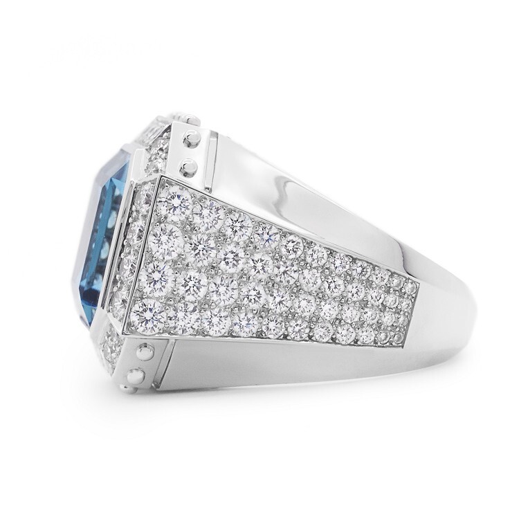 Elegant display of the Louis Vuitton Emprise Diamant Ring, showcasing its luxurious design.