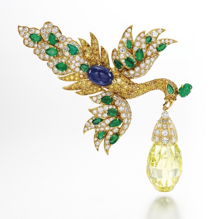 Close-up of the Van Cleef & Arpels Walska Briolette Diamond Brooch, highlighting the intricate gem setting