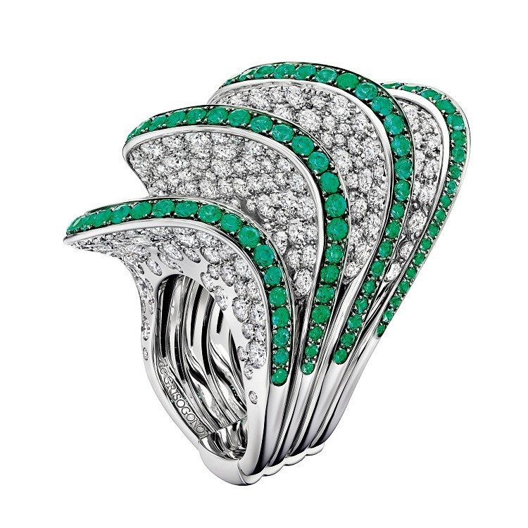 Exquisite De Grisogono Onde Ring featuring Emeralds and Diamond Pave