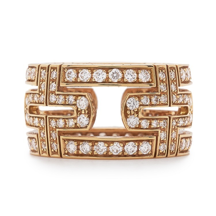 Side profile of the Bulgari Parentesi diamond ring, showcasing its hollow design and architectural inspiration
