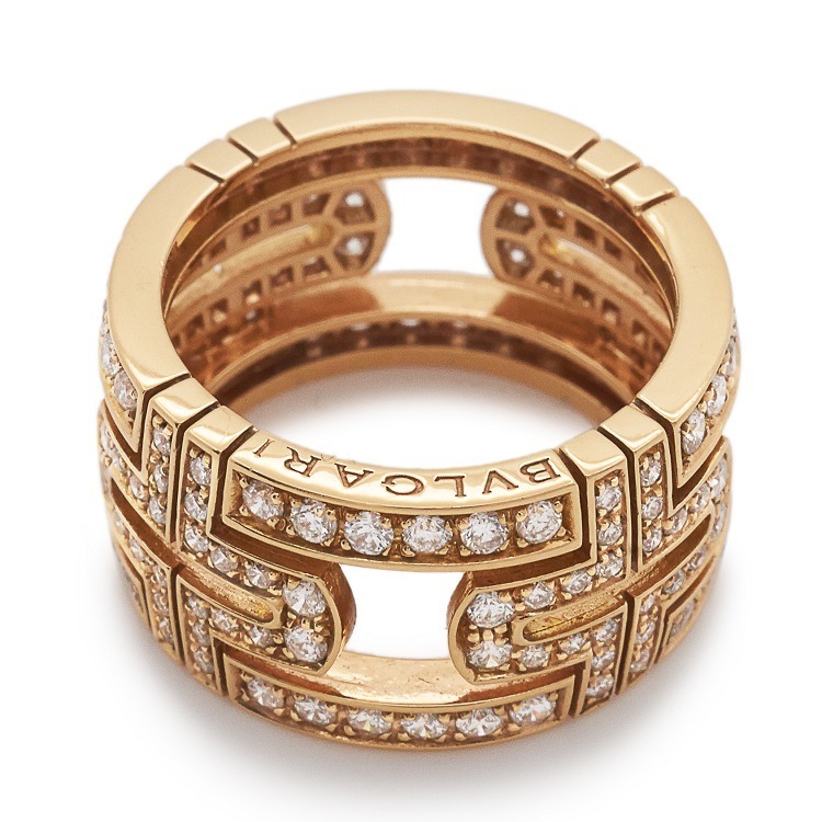 Overhead view of the Bulgari Parentesi ring, highlighting the seamless integration of rose gold and sparkling diamonds