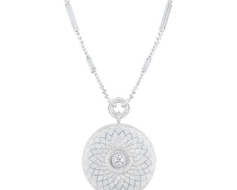 Boucheron L'Anneau d'Or Rostov pendant necklace