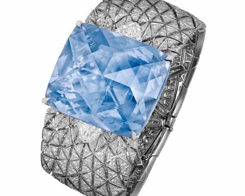 Cartier Etourdissant Cartier Romanov bracelet