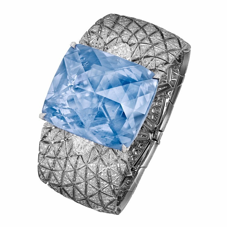 Cartier Etourdissant Cartier Romanov bracelet