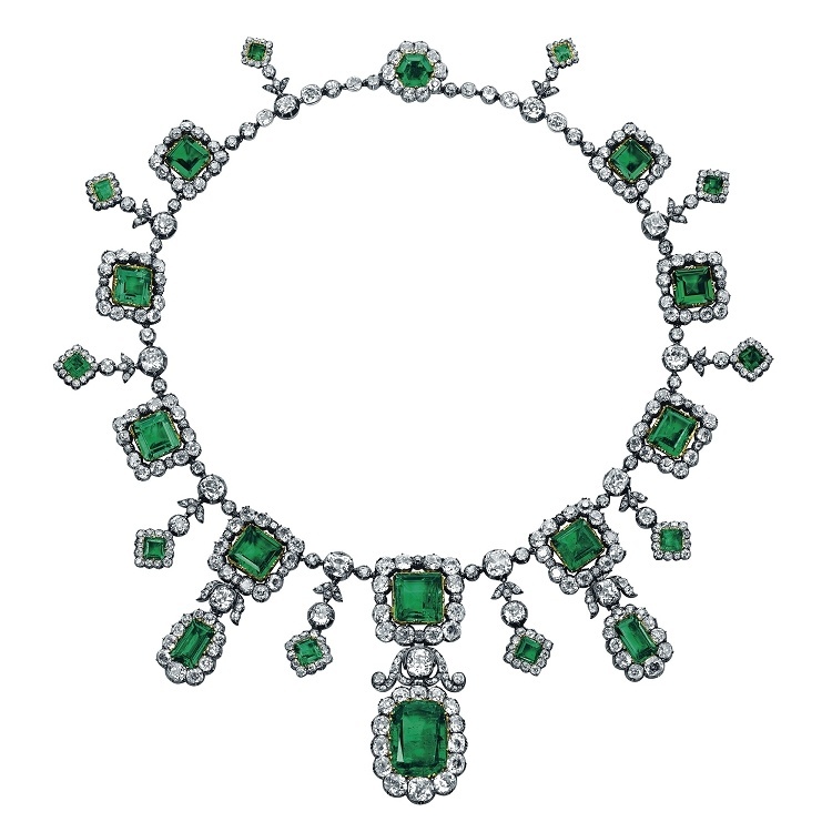 Front view of the historic French Princess Hélène d'Orléans emerald and diamond necklace