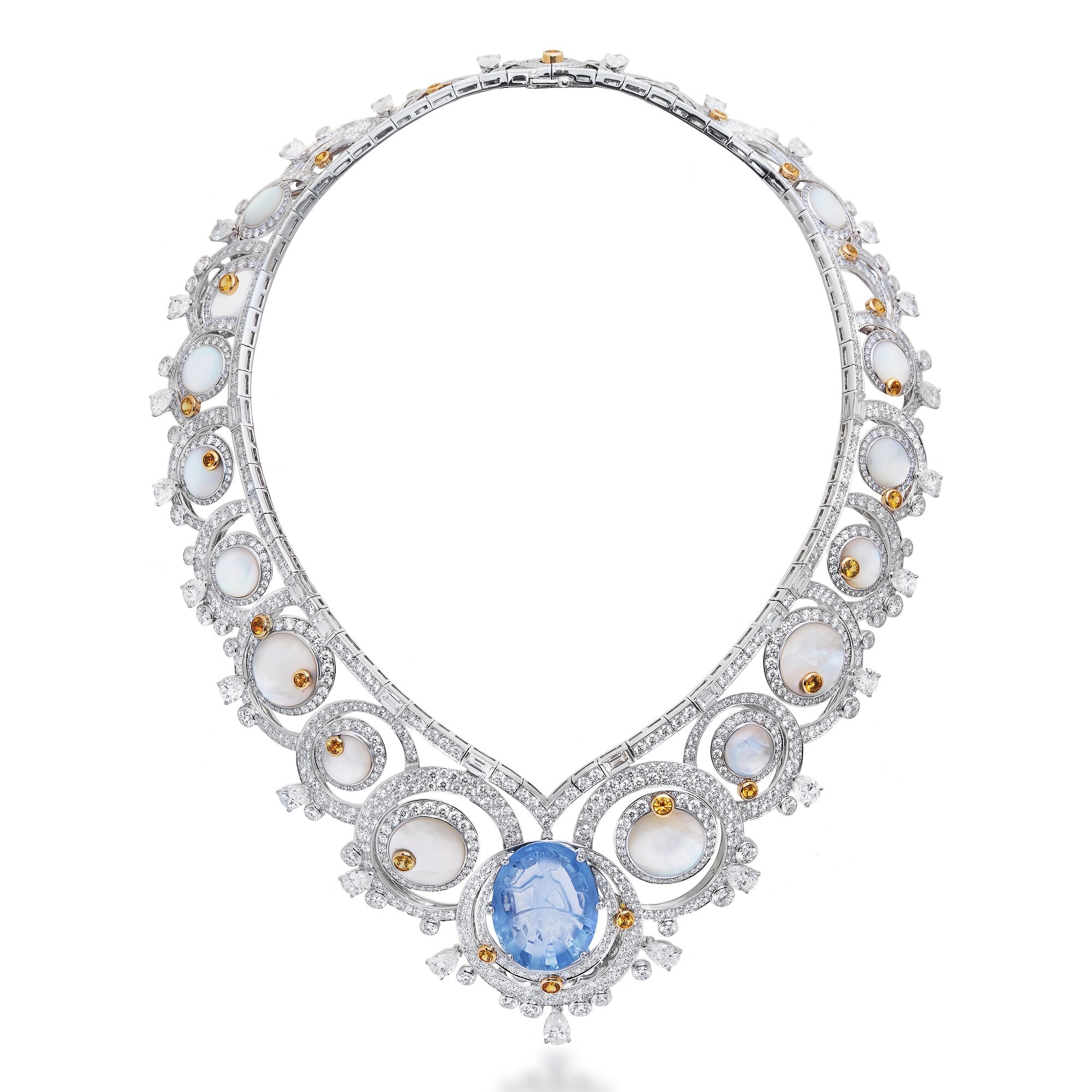 Van Cleef & Arpels Ballet Précieux Engraved Sapphire Necklace, showcasing the central 36.82ct carved sapphire.