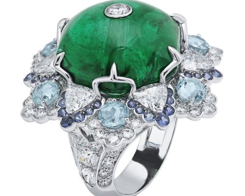 Van Cleef & Arpels Peau d'Âne series Amour Amour ring