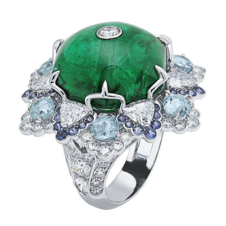 Van Cleef & Arpels Peau d'Âne series Amour Amour ring
